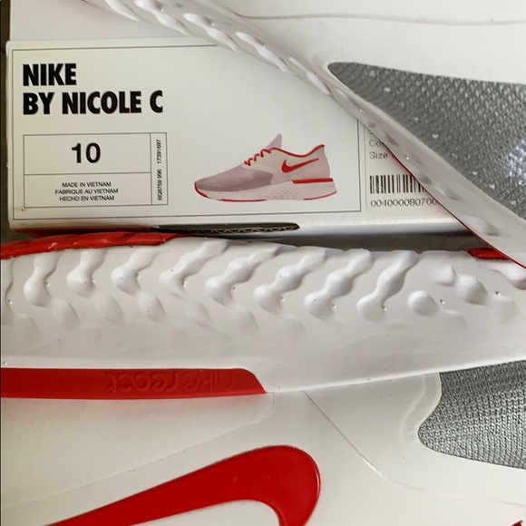 • NIKE ID (BY NICOLE C) Custom RUNNING SHOES MEN’s - Picture 12 of 16